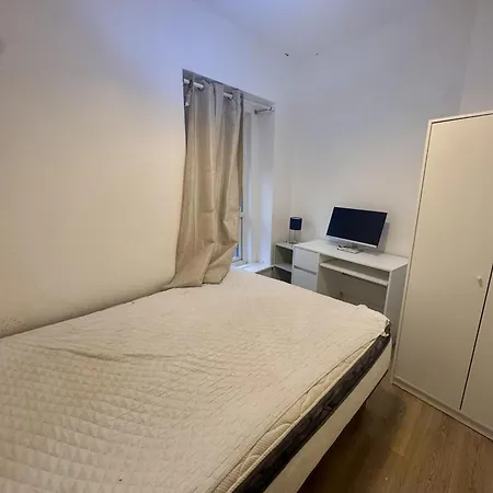 דירה 4 Bed - Kingswood בריסטול